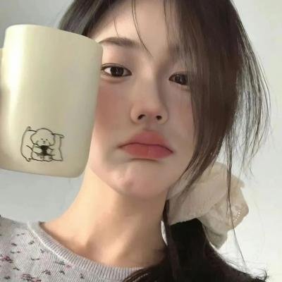 恐怖人偶封面